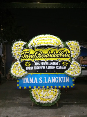 Papan Bunga Duka di Pengarom